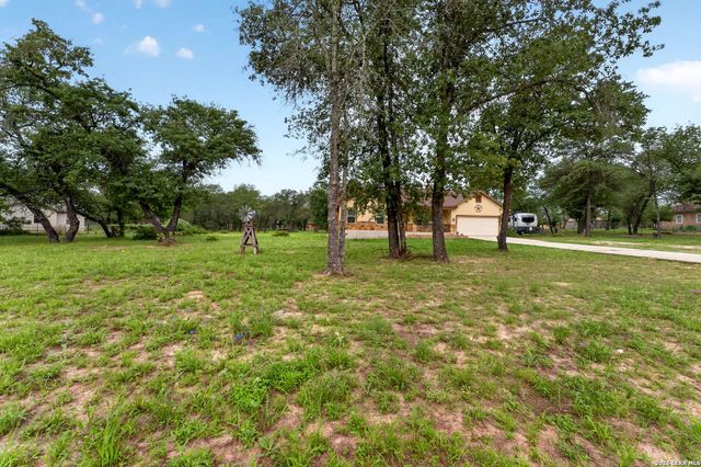 160 County Road 6874, Natalia, TX 78059