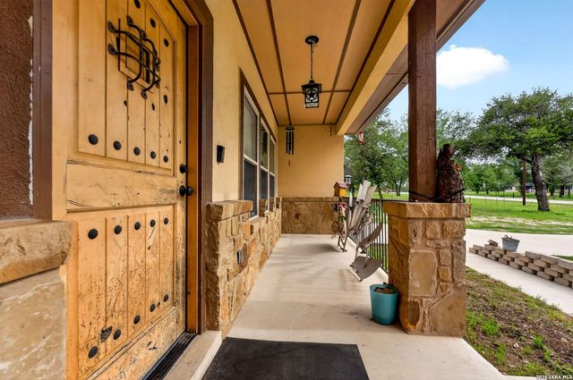 160 County Road 6874, Natalia, TX 78059