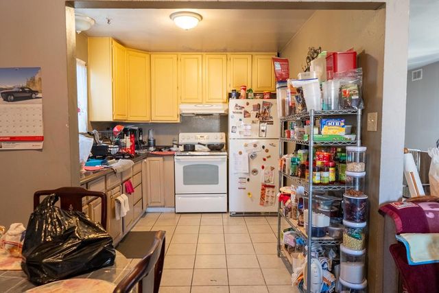 952 72nd Avenue, Oakland, CA 94621