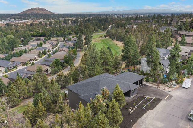 3335 NW Fairway Heights Drive, Bend, OR 97703