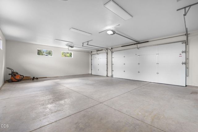 3335 NW Fairway Heights Drive, Bend, OR 97703