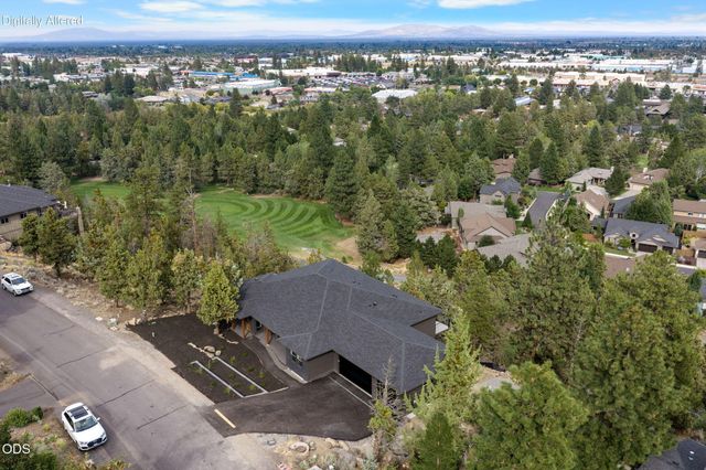 3335 NW Fairway Heights Drive, Bend, OR 97703