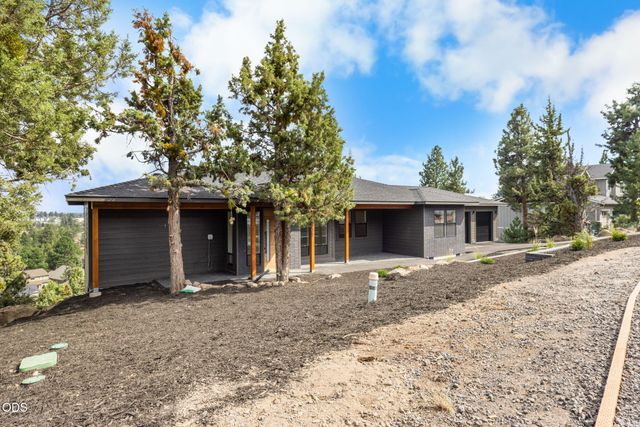 3335 NW Fairway Heights Drive, Bend, OR 97703