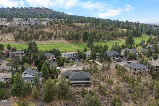3335 NW Fairway Heights Drive, Bend, OR 97703