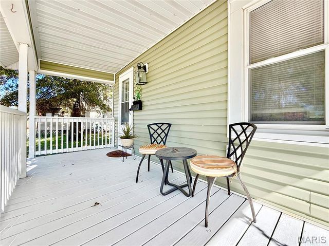 147 E Alton Avenue, East Alton, IL 62024