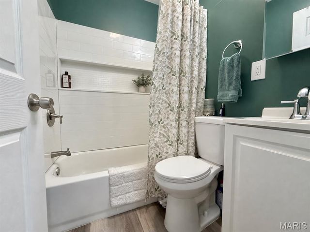 147 E Alton Avenue, East Alton, IL 62024