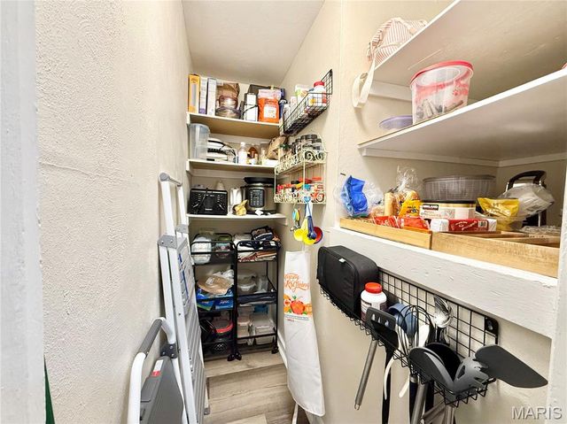 147 E Alton Avenue, East Alton, IL 62024