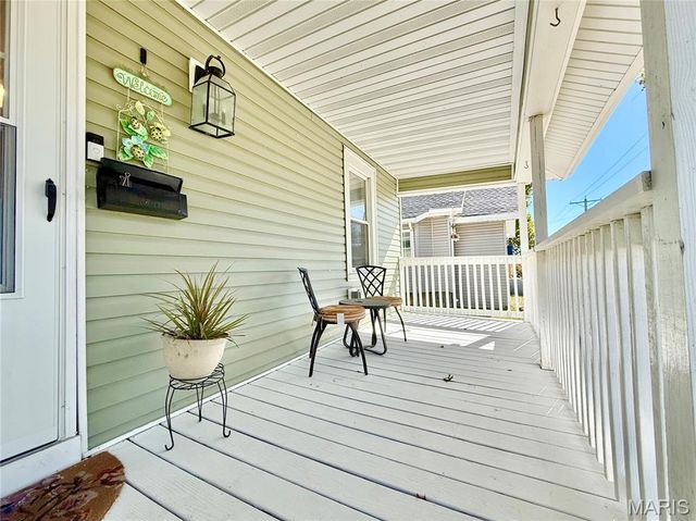 147 E Alton Avenue, East Alton, IL 62024