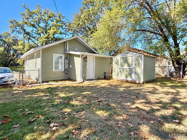 147 E Alton Avenue, East Alton, IL 62024