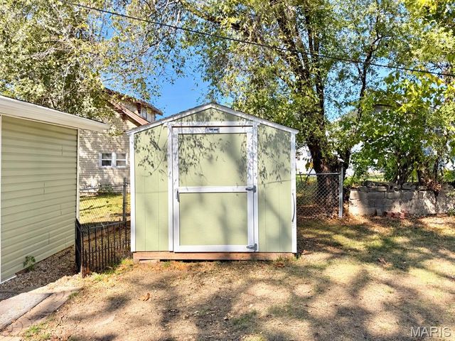 147 E Alton Avenue, East Alton, IL 62024