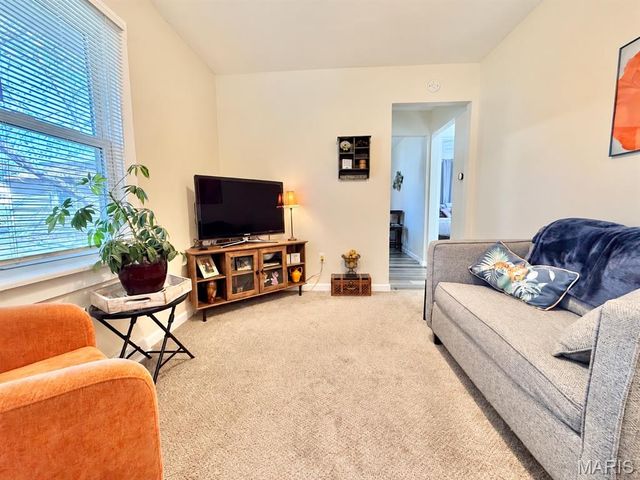 147 E Alton Avenue, East Alton, IL 62024