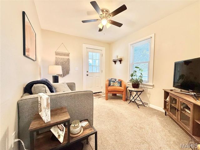 147 E Alton Avenue, East Alton, IL 62024