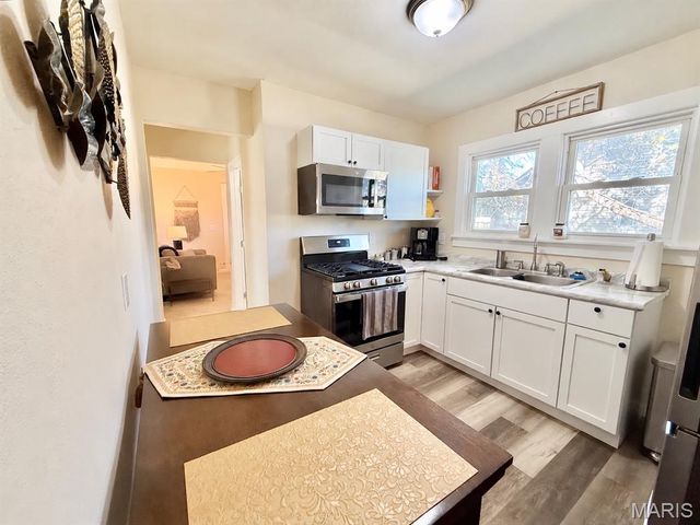 147 E Alton Avenue, East Alton, IL 62024