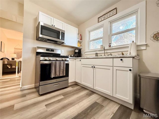 147 E Alton Avenue, East Alton, IL 62024