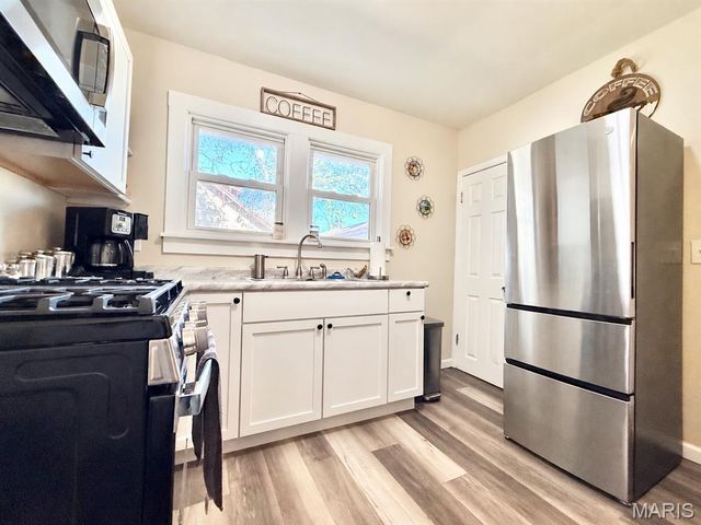 147 E Alton Avenue, East Alton, IL 62024