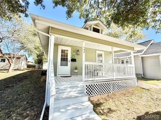 147 E Alton Avenue, East Alton, IL 62024
