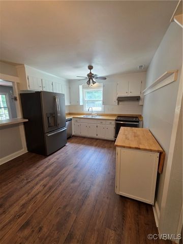 11220 Sunfield Dr, Midlothian, VA 23112