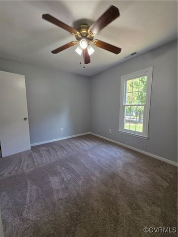 11220 Sunfield Dr, Midlothian, VA 23112