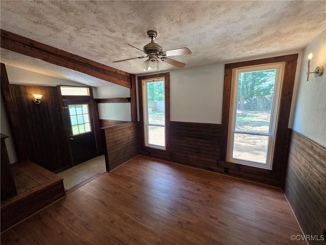 11220 Sunfield Dr, Midlothian, VA 23112