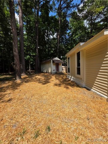 11220 Sunfield Dr, Midlothian, VA 23112