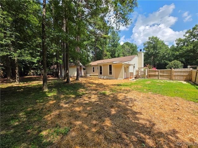 11220 Sunfield Dr, Midlothian, VA 23112
