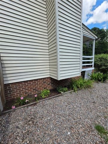 11220 Sunfield Dr, Midlothian, VA 23112