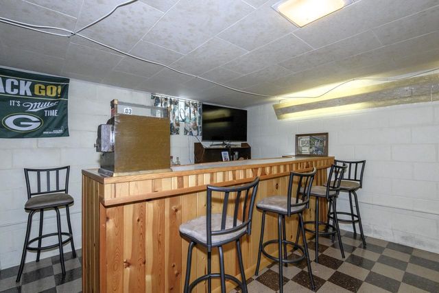 7429 W Ohio AVENUE, Milwaukee, WI 53219