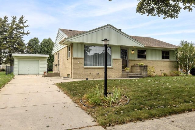 7429 W Ohio AVENUE, Milwaukee, WI 53219