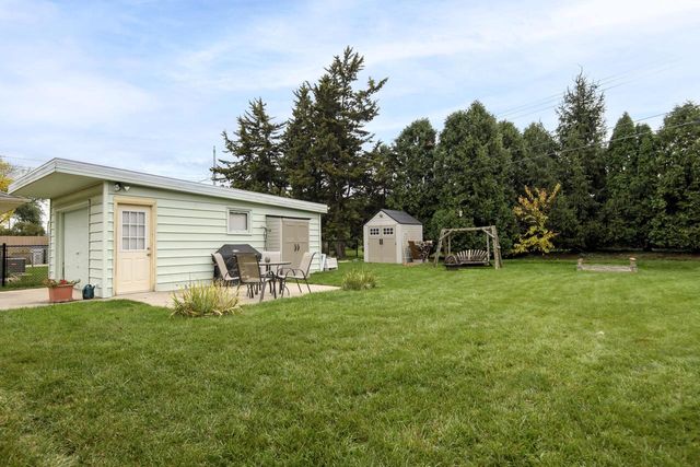 7429 W Ohio AVENUE, Milwaukee, WI 53219