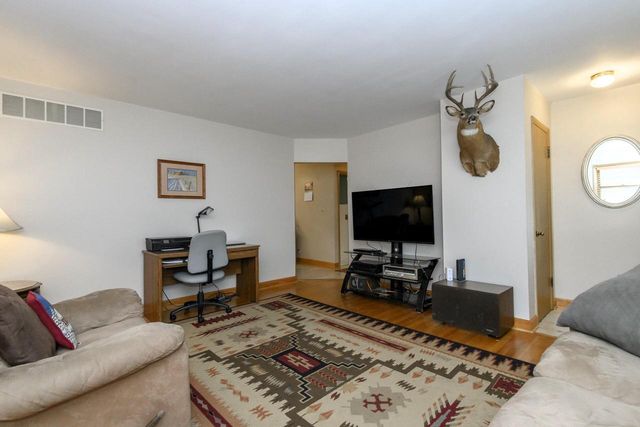 7429 W Ohio AVENUE, Milwaukee, WI 53219