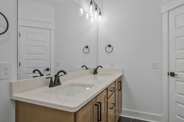 82 Russell Court, Lebanon, TN 37087
