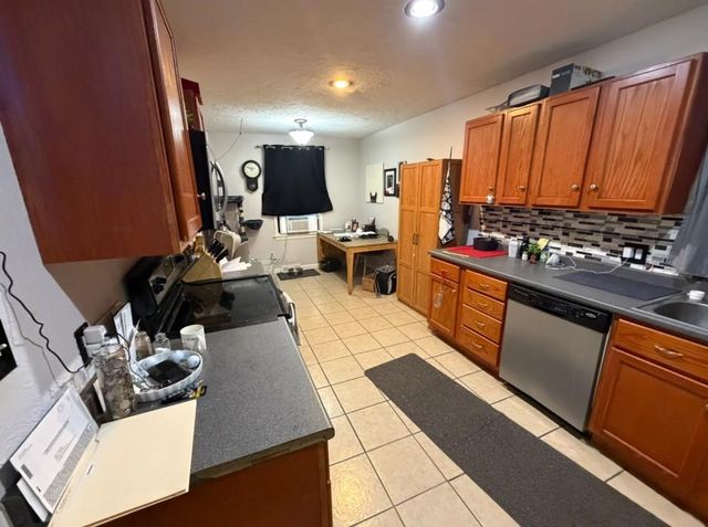 8200 E 133rd Terrace, Grandview, MO 64030