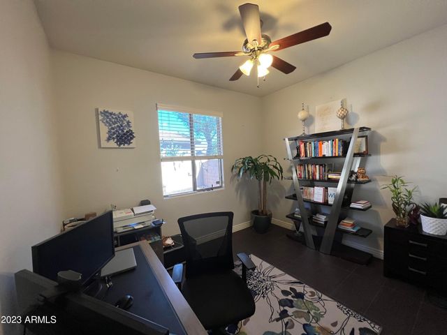 4831 E Robin Lane, Phoenix, AZ 85054