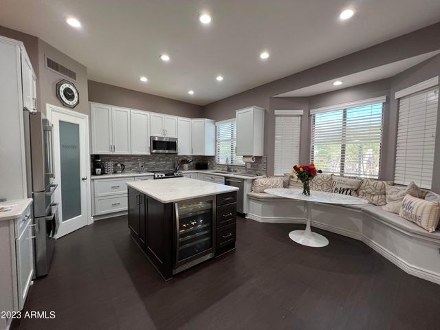 4831 E Robin Lane, Phoenix, AZ 85054