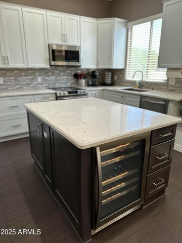 4831 E Robin Lane, Phoenix, AZ 85054