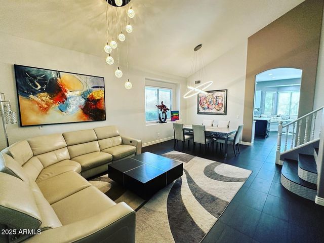 4831 E Robin Lane, Phoenix, AZ 85054