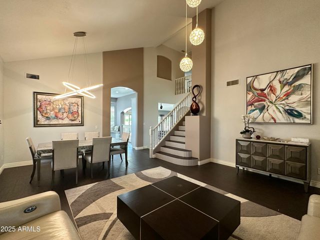 4831 E Robin Lane, Phoenix, AZ 85054