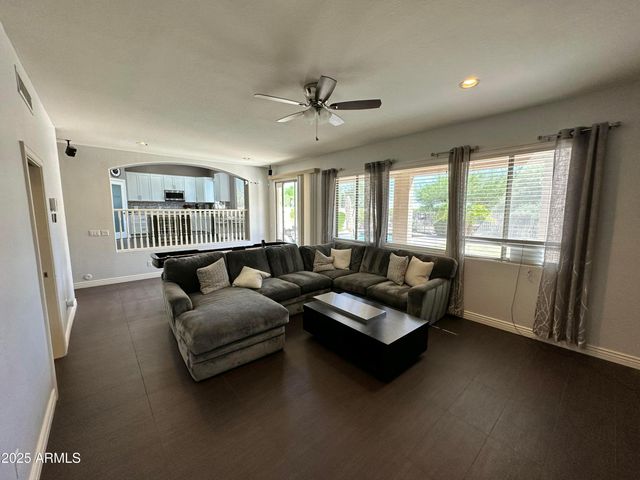 4831 E Robin Lane, Phoenix, AZ 85054