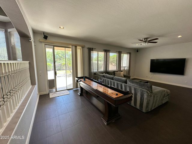 4831 E Robin Lane, Phoenix, AZ 85054