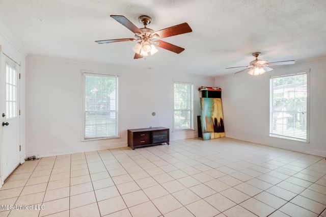 6909 N Rue Mornay, Biloxi, MS 39532