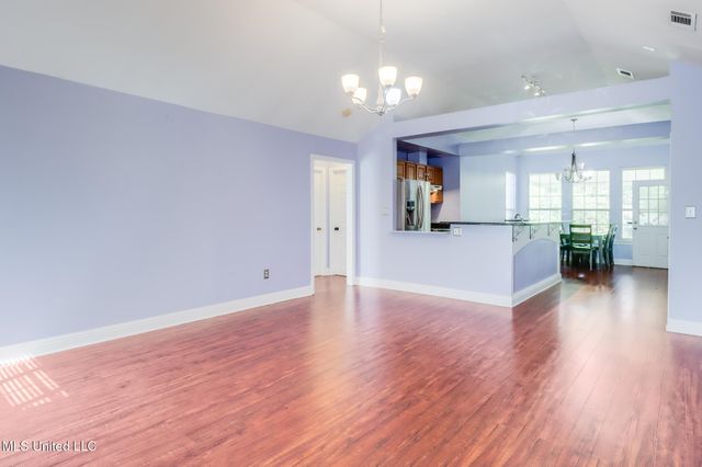 6909 N Rue Mornay, Biloxi, MS 39532