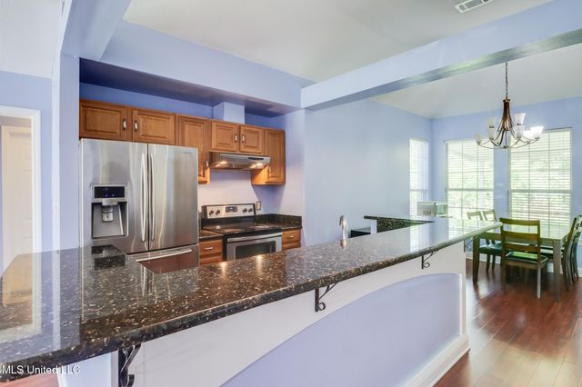 6909 N Rue Mornay, Biloxi, MS 39532