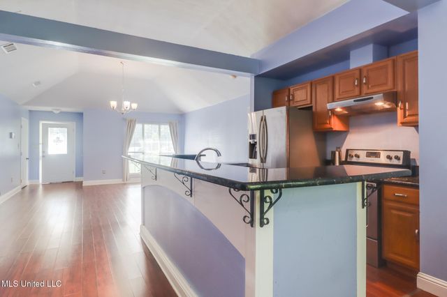 6909 N Rue Mornay, Biloxi, MS 39532