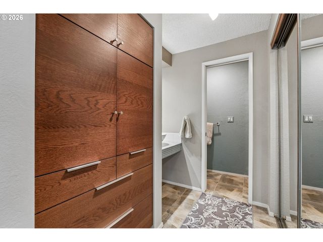 9706 Nw 19TH Ave, Vancouver, WA 98665