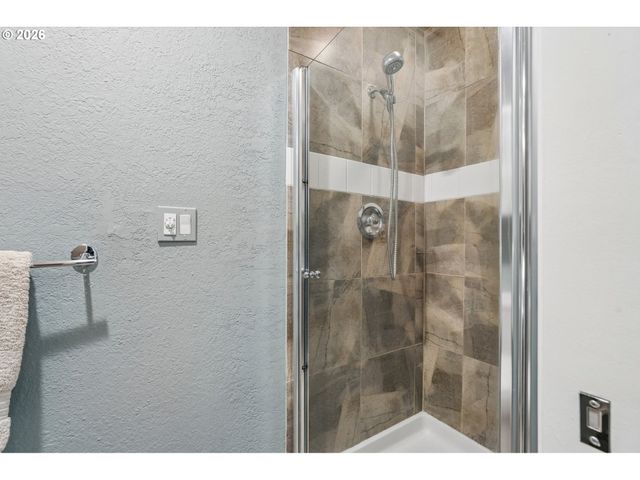9706 Nw 19TH Ave, Vancouver, WA 98665
