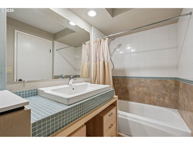9706 Nw 19TH Ave, Vancouver, WA 98665