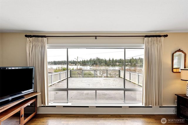 1723 Shorewood Drive, Bremerton, WA 98312