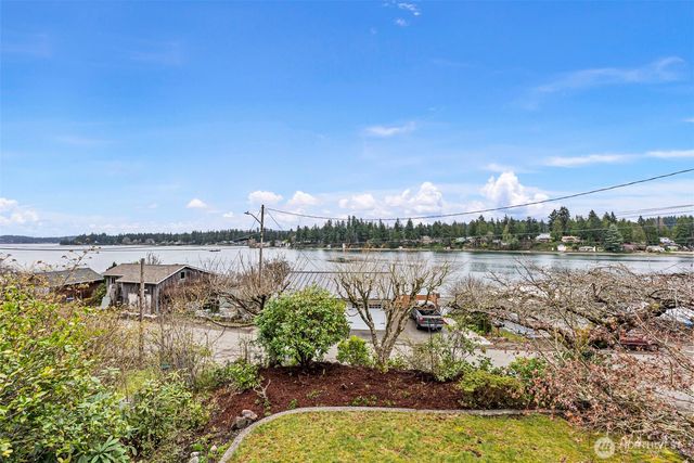 1723 Shorewood Drive, Bremerton, WA 98312