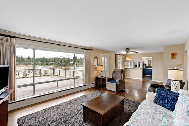 1723 Shorewood Drive, Bremerton, WA 98312