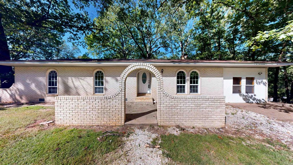 250 Mission Drive, Malvern, AR 72104